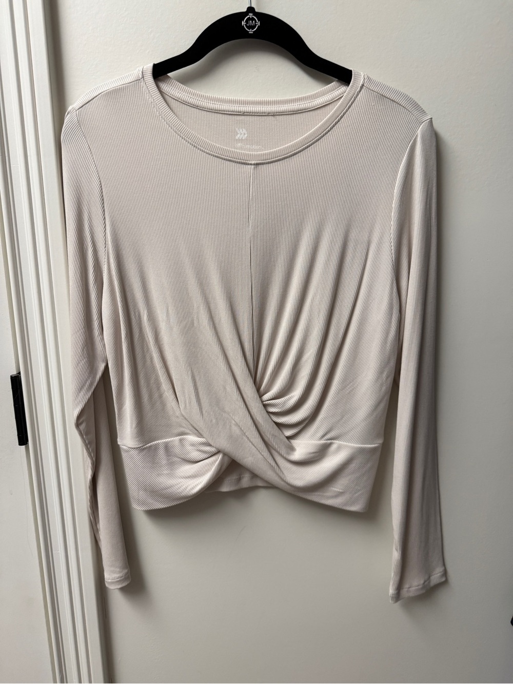 All in Motion twist front top